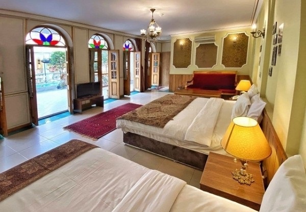 اتاق سه تخته اقامتگاه سنتی خانه کشیش اصفهان